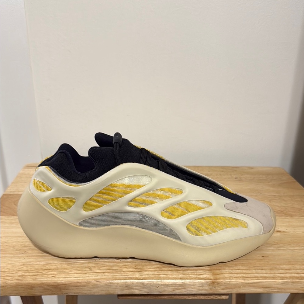 adidas Yeezy 700 Safflower